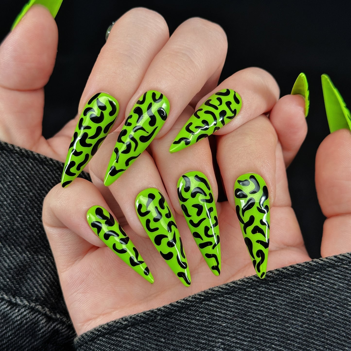 Electric Leopard Tips