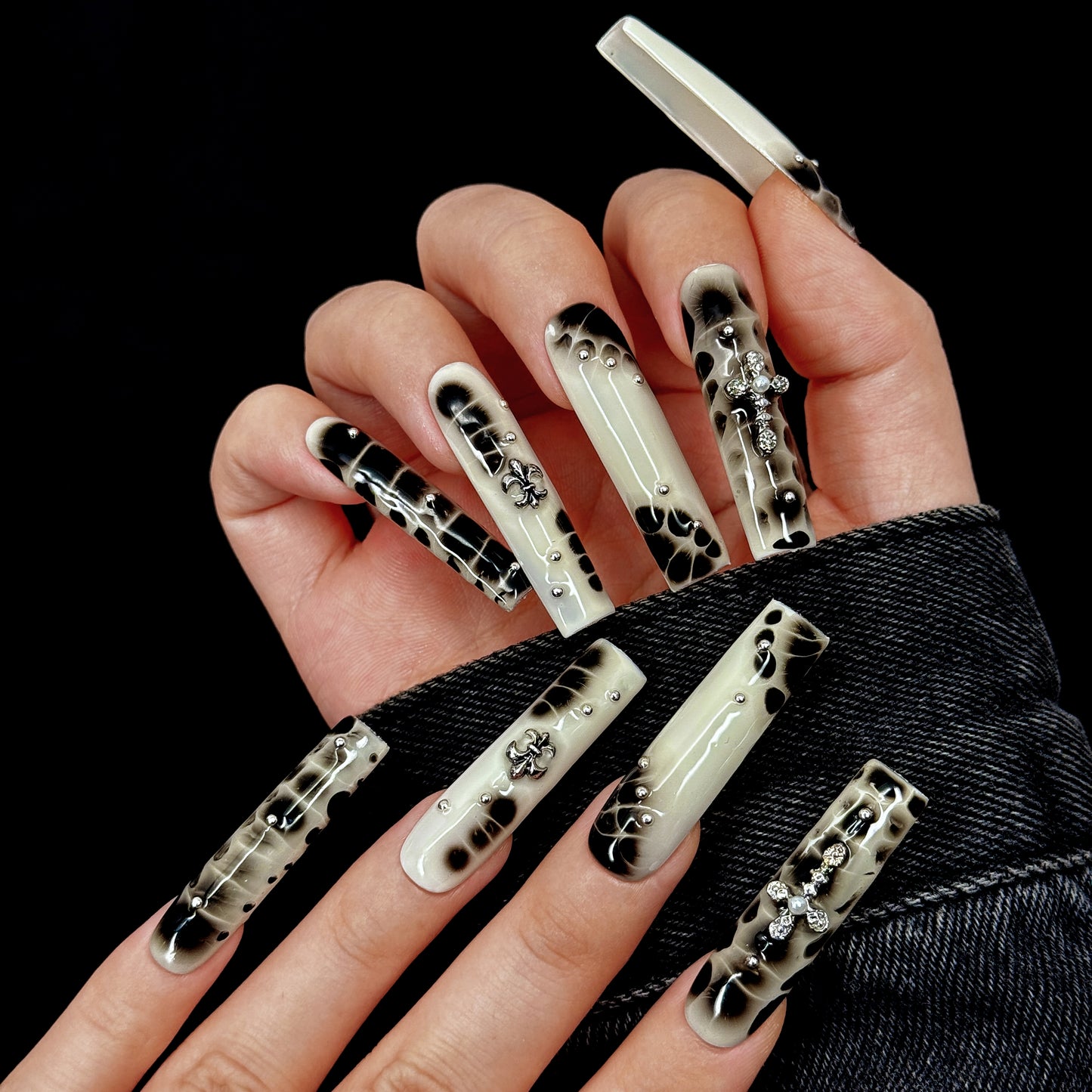 White Venom