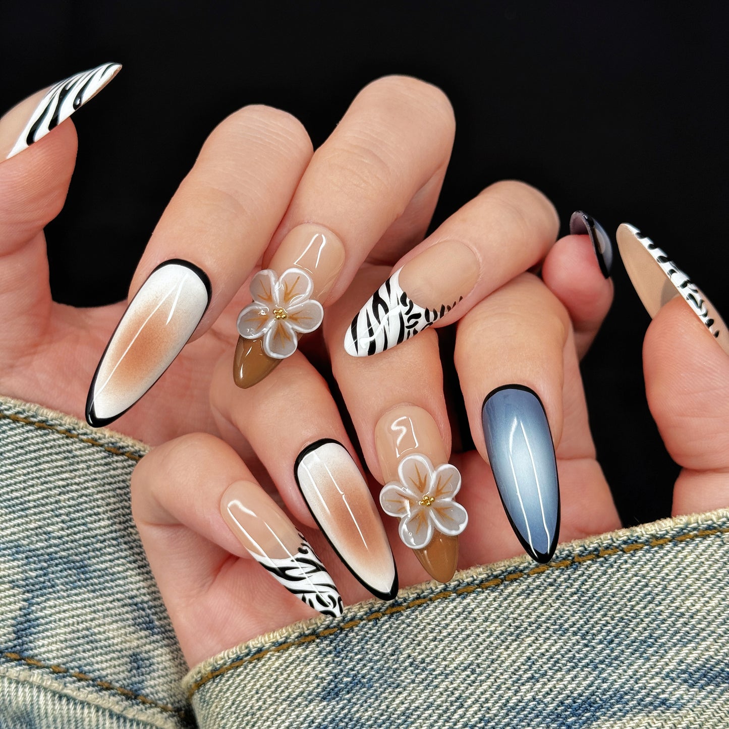 Nude Tracks